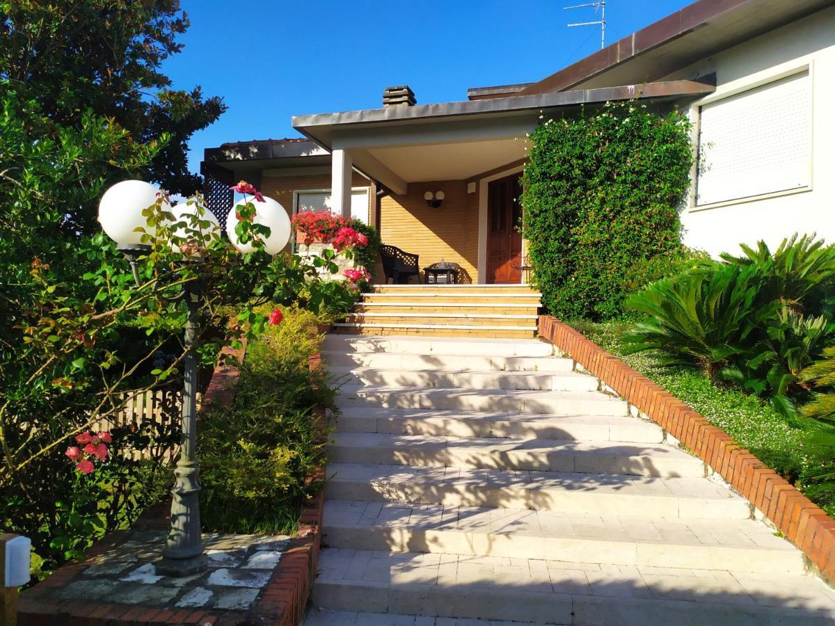 B&B Tra Mare E Marmo Marina Di Carrara Extérieur photo