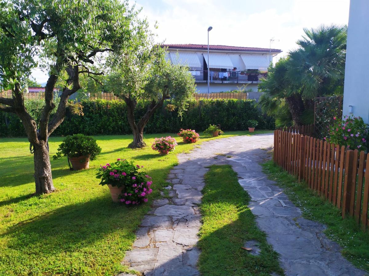 B&B Tra Mare E Marmo Marina Di Carrara Extérieur photo
