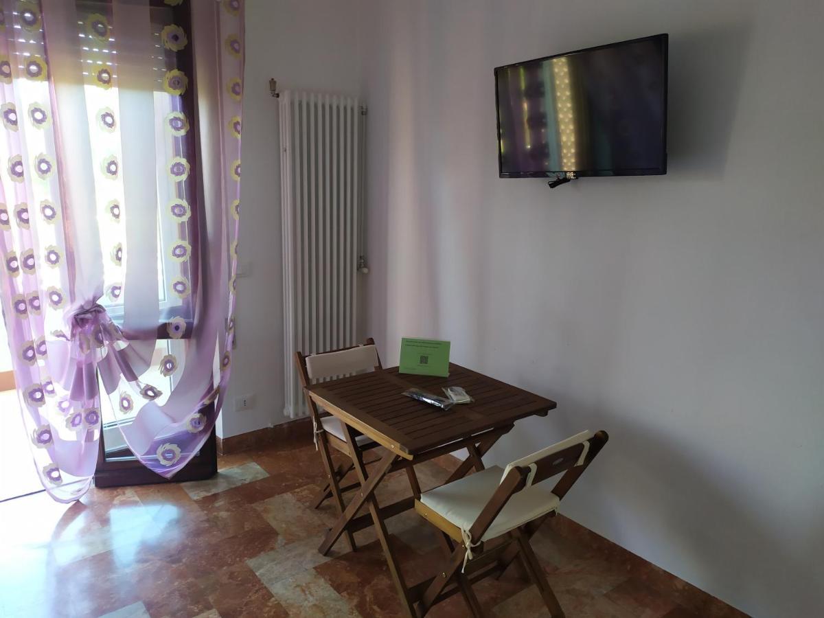 B&B Tra Mare E Marmo Marina Di Carrara Extérieur photo