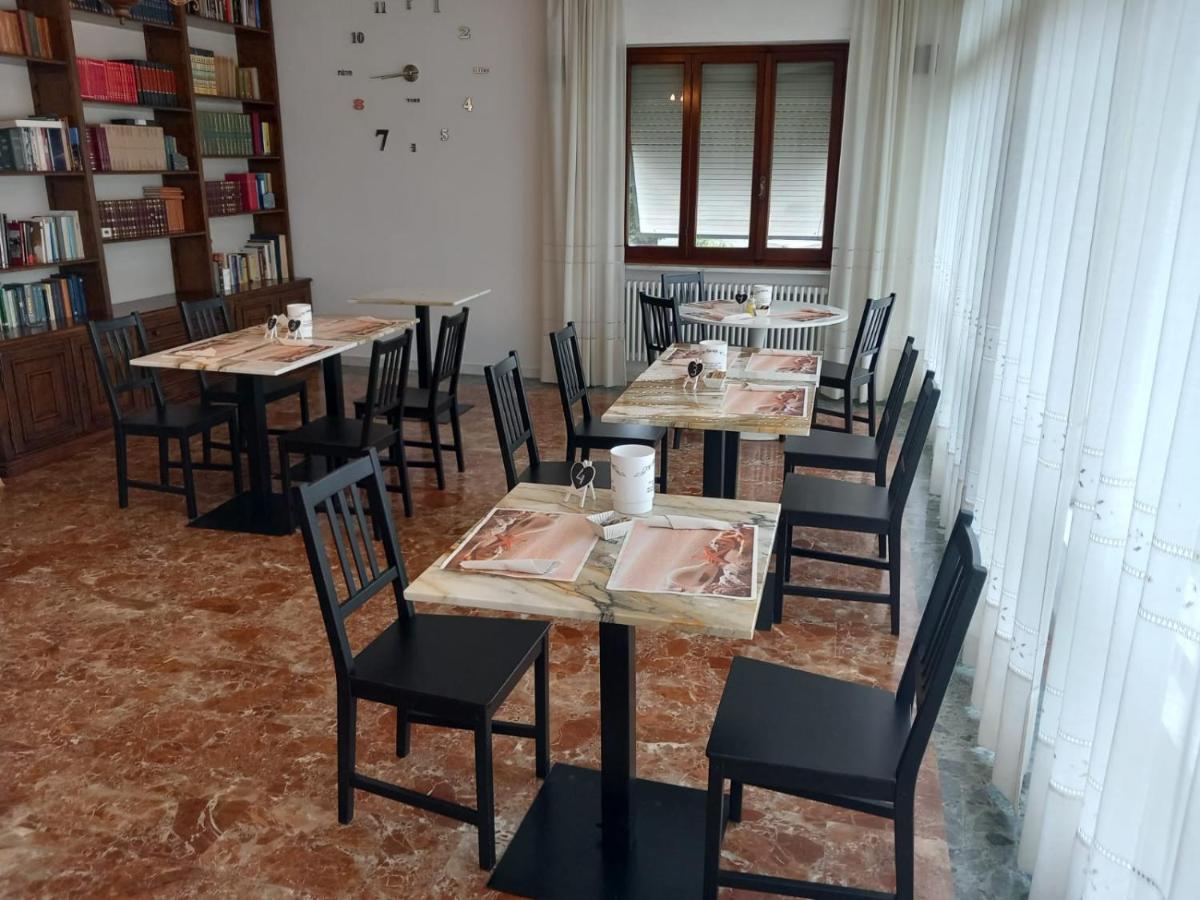 B&B Tra Mare E Marmo Marina Di Carrara Extérieur photo