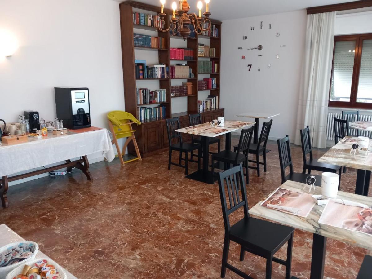 B&B Tra Mare E Marmo Marina Di Carrara Extérieur photo