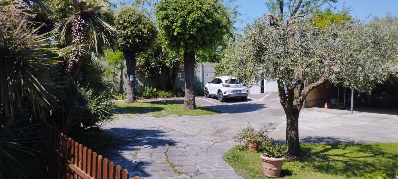 B&B Tra Mare E Marmo Marina Di Carrara Extérieur photo